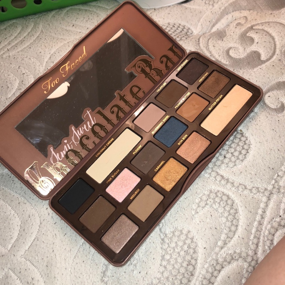 Too faced semi-sweet chocolate bar eye pallete